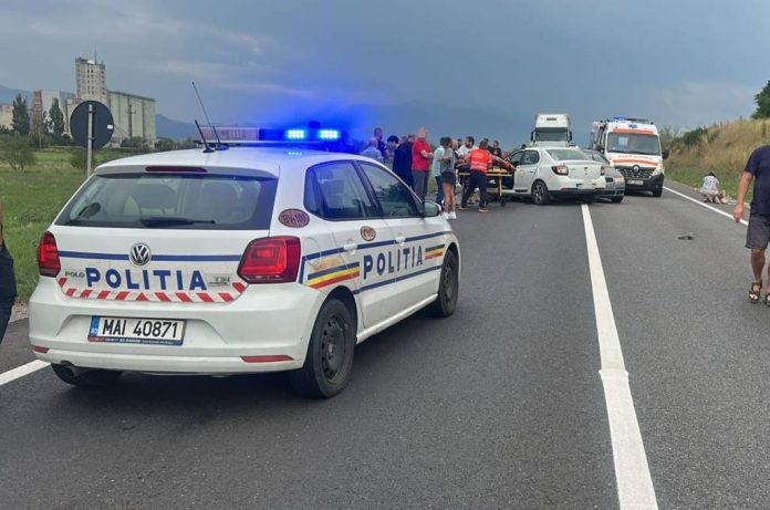 Trei persoane au fost rănite în urma unui accident rutier pe DN1