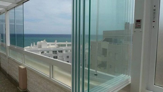 (P) De ce să alegi soluția propusă de V Shades pentru închidere balcon? Descoperă principalele beneficii