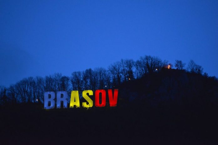 „Ziua Limbii Române“, sărbătorită la Brașov, cu concerte, proiecții de film, evenimente. Literele „Brașov“ de pe Tâmpa și clădirea Primăriei, în culorile tricolorului