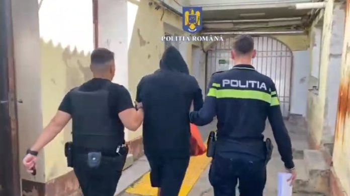 Un individ a fost arestat 30 de zile după ce a furat dintr-o locuință din Săcele bani și bijuterii