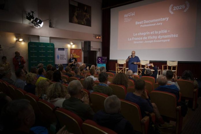 Filmul „Durerea și mila – Franța regimului de la Vichy dinamitată” al regizorului francez Joseph Beauregard a câștigat marele premiu al competiției de film documentar la Festivalul de Film și Istorii Râșnov (FFIR) 2025
