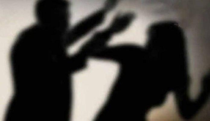 Măsuri împotriva violenței domestice decise de polițiști, la Râșnov, după ce un individ și-a amenințat soția