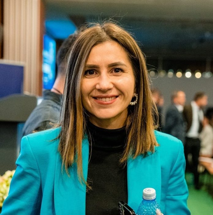 Primarul comunei braşovene Dumbrăviţa, Anisia Costescu, vrea să atragă 1 milion de euro bani europeni pentru a putea oferi servicii de îngrijire la domiciliu pentru vârstnicii din cele două sate aparţinând comunei