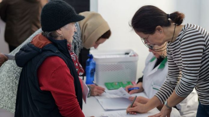 „Nu am făcut destul”: Consultații și analize gratuite, pentru depistarea bolilor oncologice, în satele din România