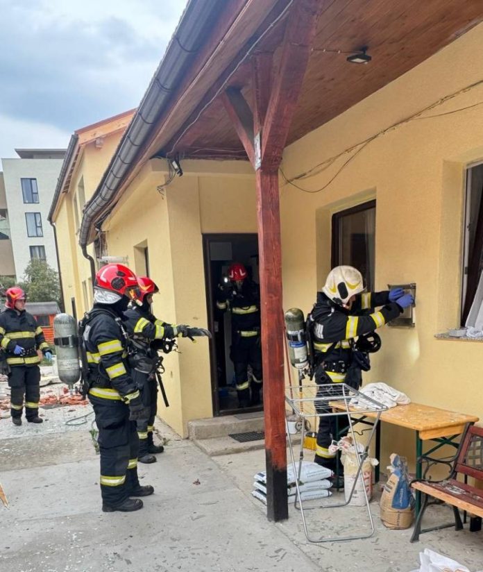 Explozie la o casă, pe str. Morii din Brașov: Un bărbat a suferit arsuri pe aproximativ 60% din suprafața corpului
