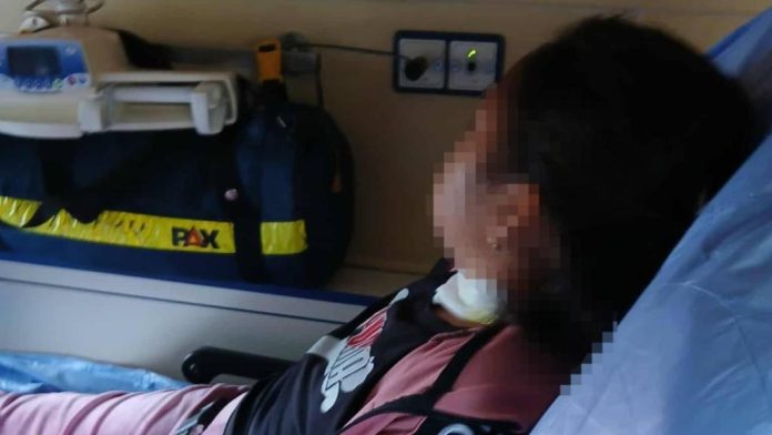 O fetiță de 8 ani a fost strangulată cu o sfoară de un coleg de clasă