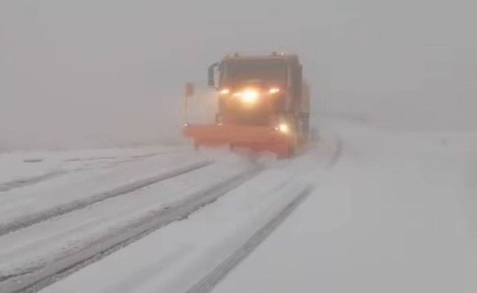 Din cauza vremii, circulația pe Transfăgărășan se închide temporar