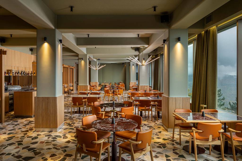 Telecabina Tâmpa și Restaurantul Panoramic se redeschid duminică, 19 octombrie