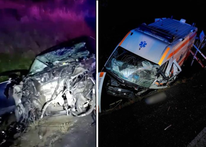 O ambulanță a fost implicată într-un accident grav în județul Cluj: O femeie de 73 de ani, pacientă în ambulanță, a murit