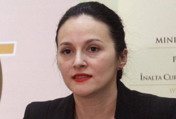 Fosta șefă a DIICOT, Alina Bica, a scăpat de mandatul european de arestare fără să facă nici o zi de închisoare