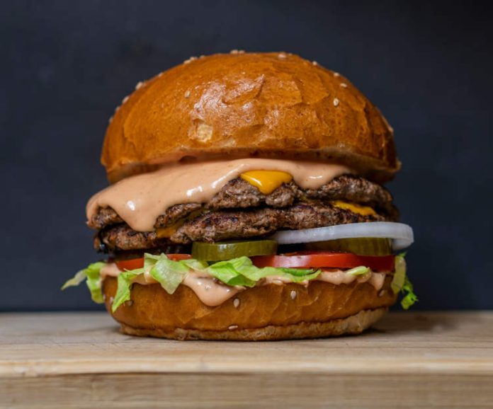 Hamburger de 11.000 de dolari: Se servește doar pe bază de invitație, în Spania
