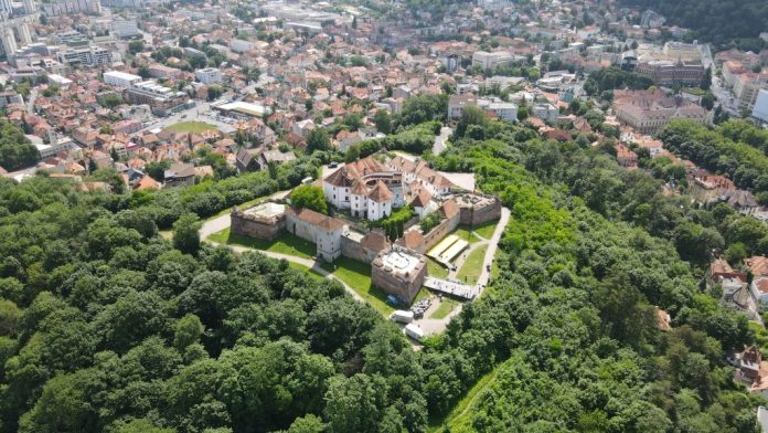 În opt luni, Cetățuia de pe Dealul Straja s-ar putea redeschide