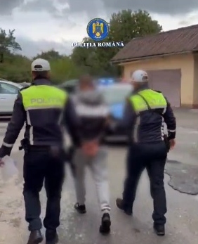 La Râșnov, un individ s-a răsturnat cu mopedul pe care îl conducea fără permis, sub influența alcoolului