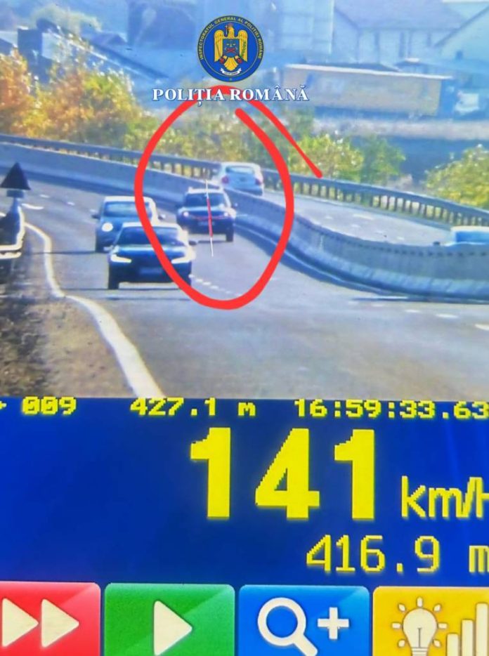 Zeci de conducători auto, surprinși ieri în timp ce încălcau regimul legal de viteză, pe arterele rutiere din județul Brașov