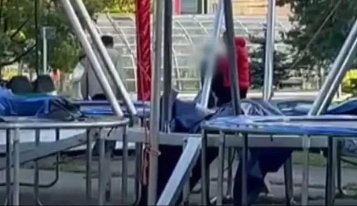 Un băiat a fost tăiat cu o seceră de un angajat al unui parc de distracții din Centrul Civic