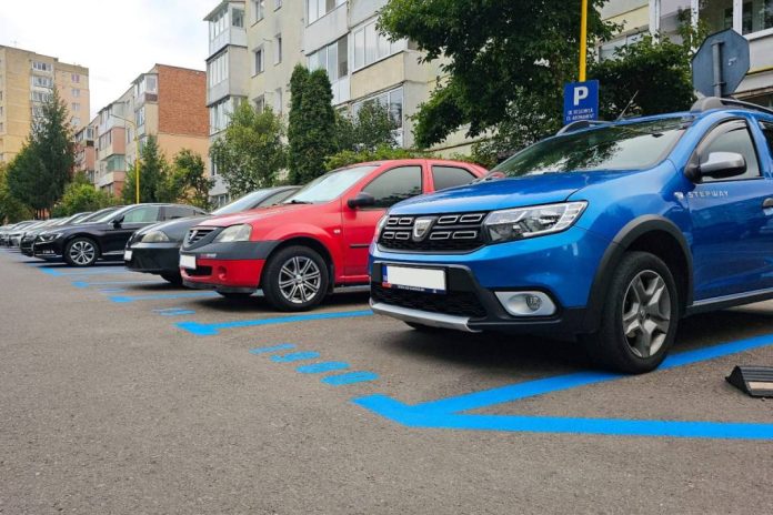 Încep licitațiile pentru locurile de parcare în cartierul Tractorul