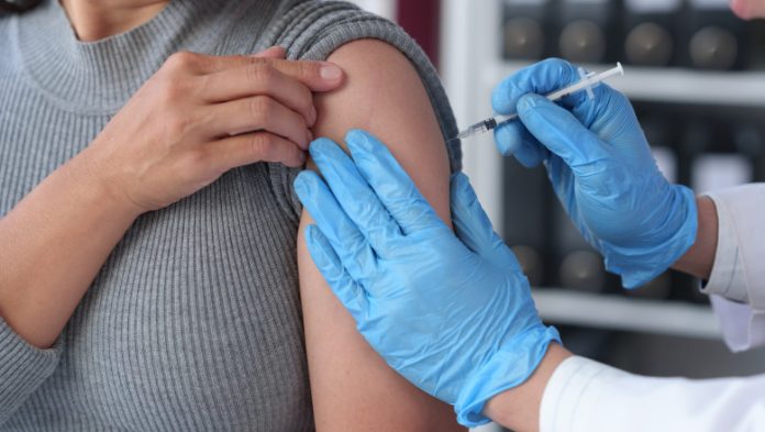 Gripa revine în forță: Când este momentul ideal pentru vaccinarea antigripală și cine beneficiază gratuit