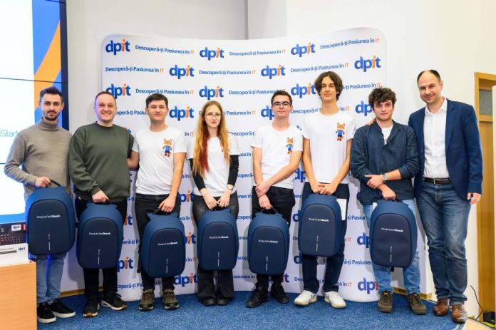 Elevi de la Colegiul Naţional de Informatică „Grigore Moisil” din Braşov, premiați la Cluj pentru o aplicație revoluționară