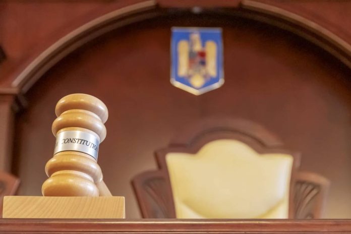 ULTIMA ORĂ: La cererea lui Bolojan, CCR  a schimbat termenul pentru legea care crește impozite