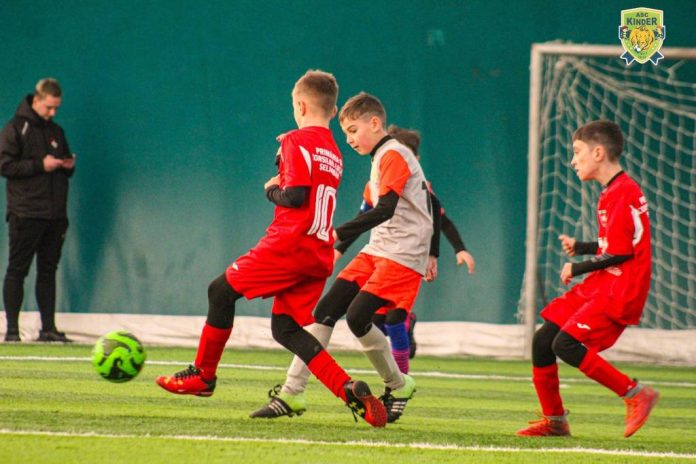Fotbal juvenil. „Cupa 1 Decembrie“, la Sânpetru și Brașov