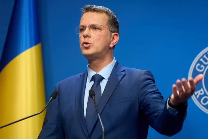 Ministrul Apărării, Ionuț Moșteanu, și-a anunțat demisia, după scandalul studiilor sale