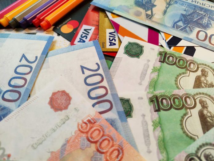 Un angajat a devenit milionar peste noapte primind în cont salariile colegilor săi