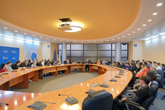 Mai mulți studenți de la Universitatea Transilvania vor face cercetări în sprijinul comunității brașovene și al Municipalității