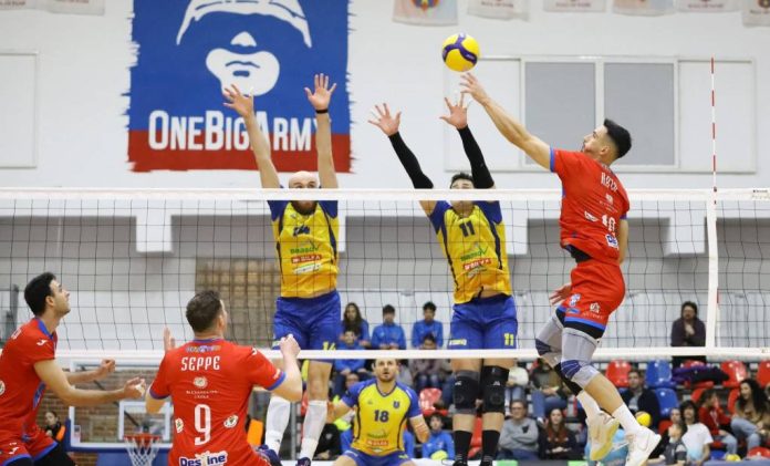 Volei: Corona Brașov a pierdut derbiul cu Steaua
