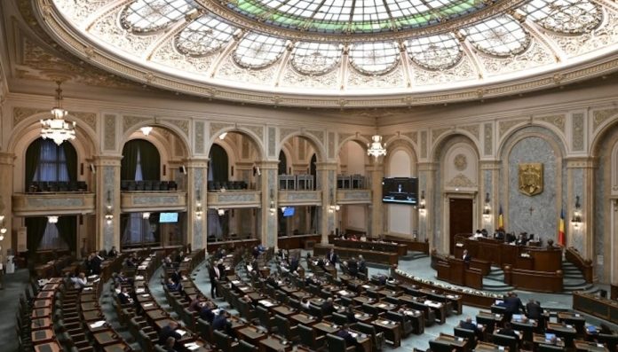 Senatul adoptă inițiativa legislativă USR prin care universitățile vor asigura mai multe stagii de practică pentru studenți