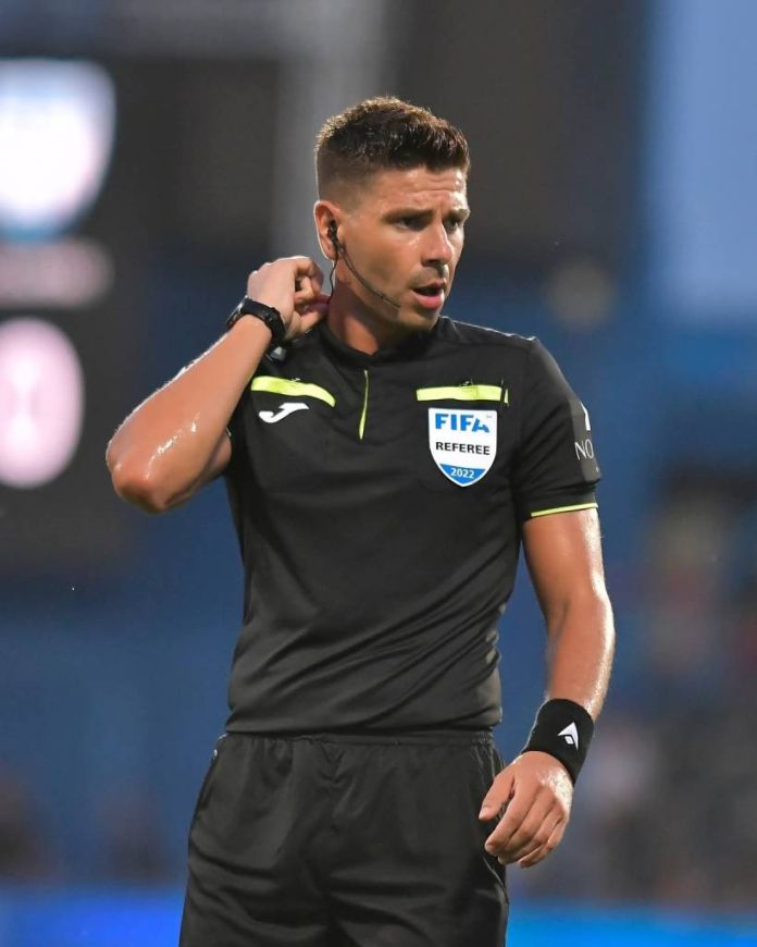 Marian Barbu arbitrează Farul - UTA Arad
