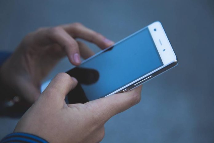 Fraude telefonice în numele ANAF: Nu transmiteți date personale sau informații despre conturi sau carduri bancare prin telefon