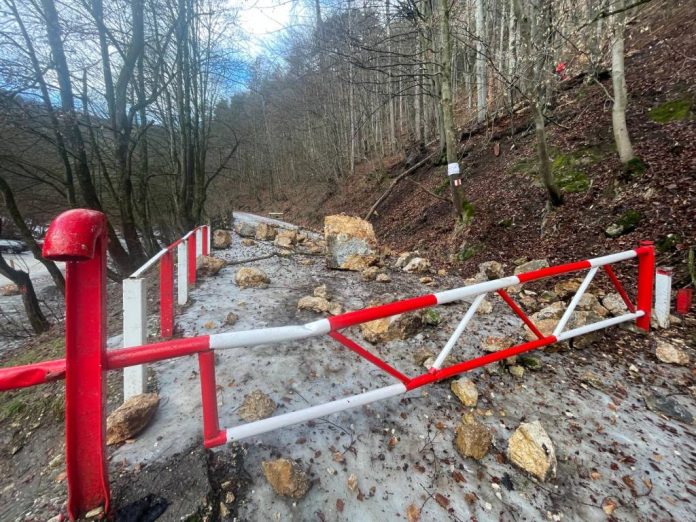 FOTO: Intervenție de urgență pe Drumul vechi