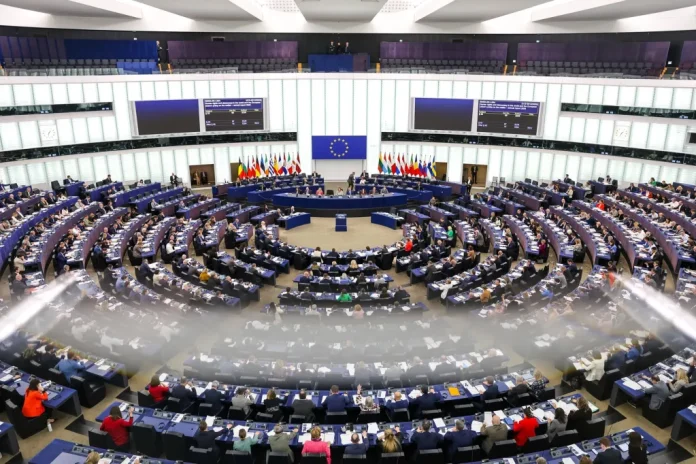 UE răspunde amenințărilor lui Trump. Ratificarea acordului comercial cu SUA a fost suspendată.