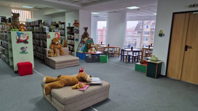 Povestea merge mai departe. Biblioteca pentru copii din Brașov se mută într-o nouă casă