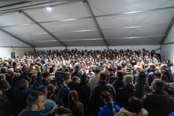 Peste 46.000 de copii și spectatori au cântat împreună la Ora Pământului 2026