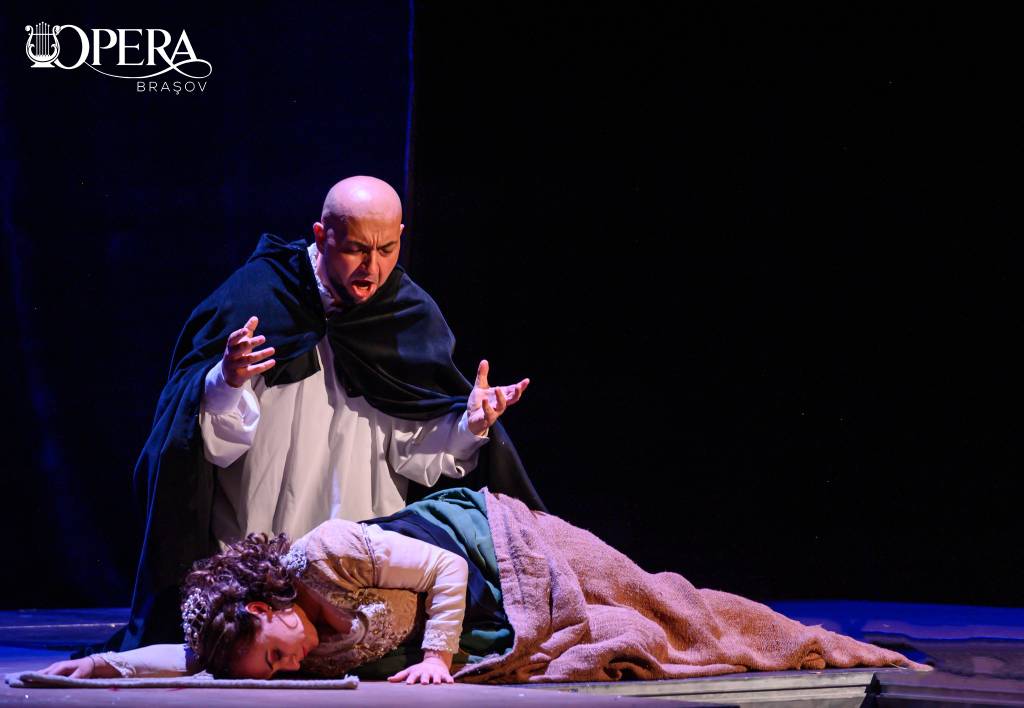 „Rigoletto”, la 175 de ani de la premiera mondială, în două reprezentații, la sfârșitul săptămânii, pe scena Operei Brașov 