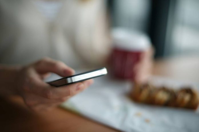 Pericolele din online: Poliția Brașov explică riscurile aplicațiilor de dating