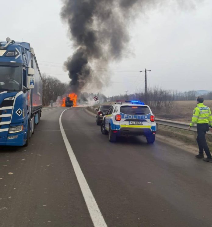 UPDATE/Incendiu la un autocamion, pe DN1 Brașov–Sibiu; trafic blocat la Voila