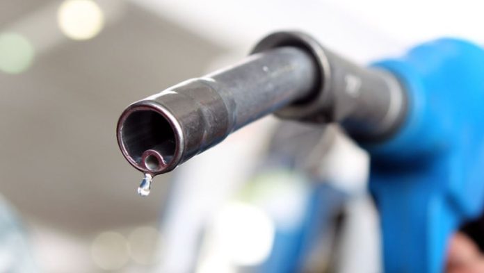 Carburanții ar putea ajunge la 10 lei pe litru, recunoaște ministrul Energiei