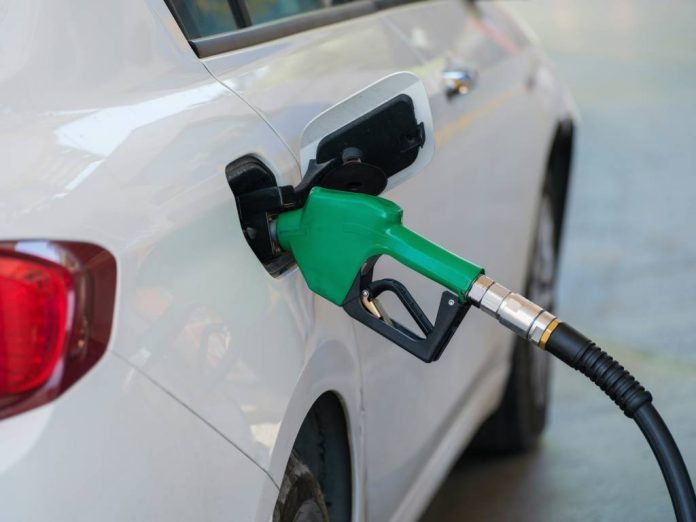 Prețurile carburanților rămân ridicate. Motorina sare de 10 lei/litru în mai multe stații