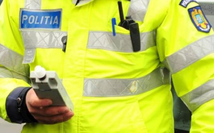 Polițiștii au depistat în weekend șoferi băuți și o șoferiță cu permisul anulat, în urma unor acțiuni pentru creșterea siguranței rutiere