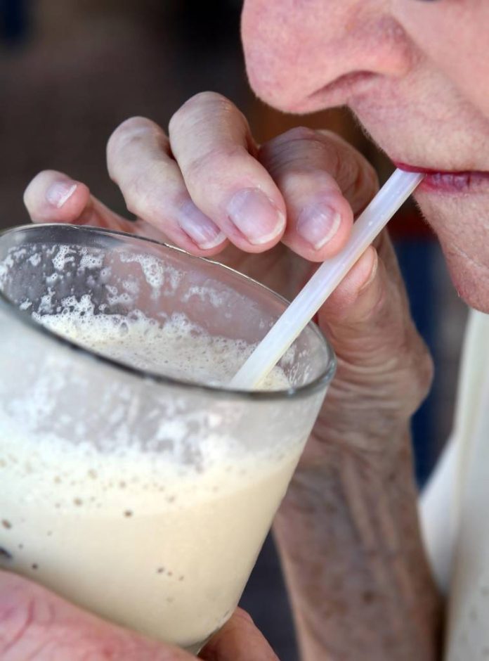 Pudră proteică vs. alimente integrale: ce dezvoltă masa musculară mai rapid?