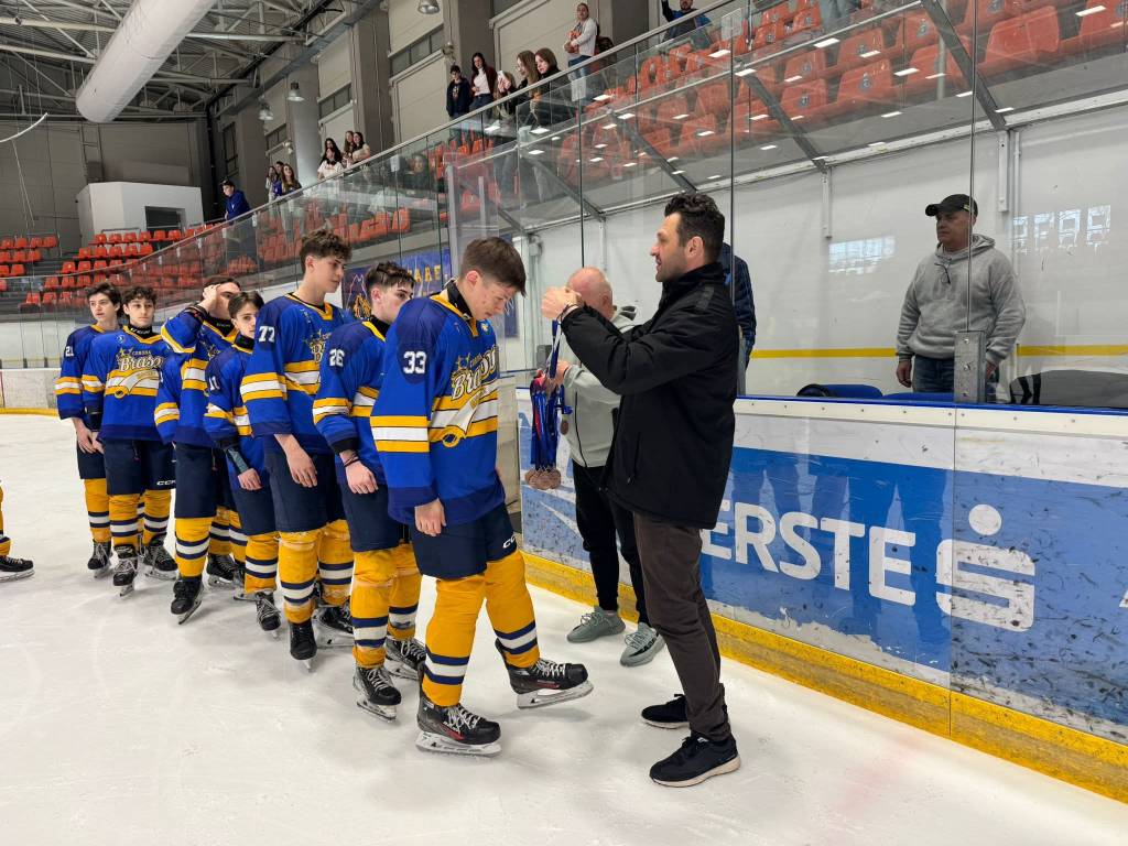 Corona Brașov, bronz în Campionatul Național U20 de hochei 