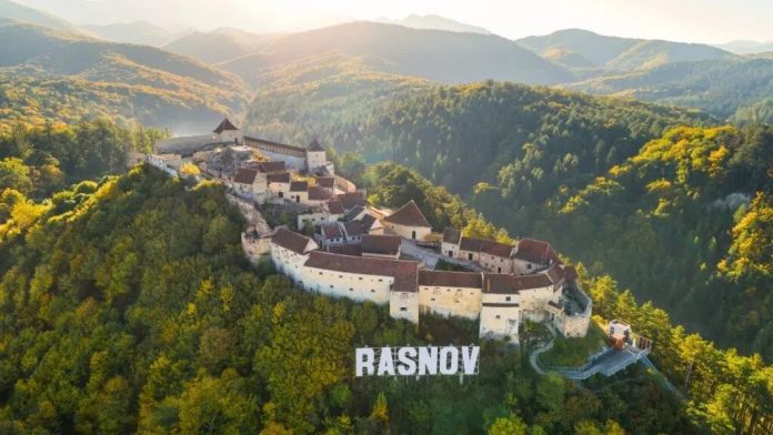 Două zile de evenimente cu acces gratuit: Râșnov marchează Noaptea Europeană a Cetăților