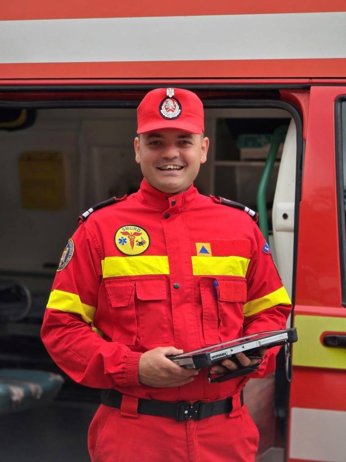 Motociclist rănit într-un accident, ajutat de un pompier aflat în zonă