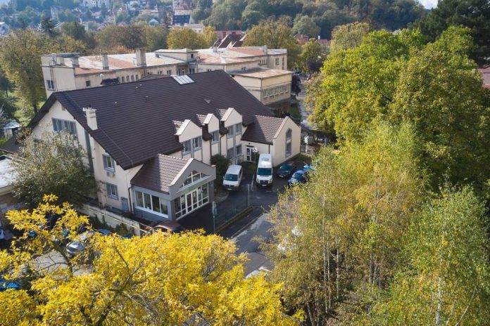 34 de ani de HOSPICE Casa Speranței: Porți deschise la Brașov și iluminare specială pe Tâmpa