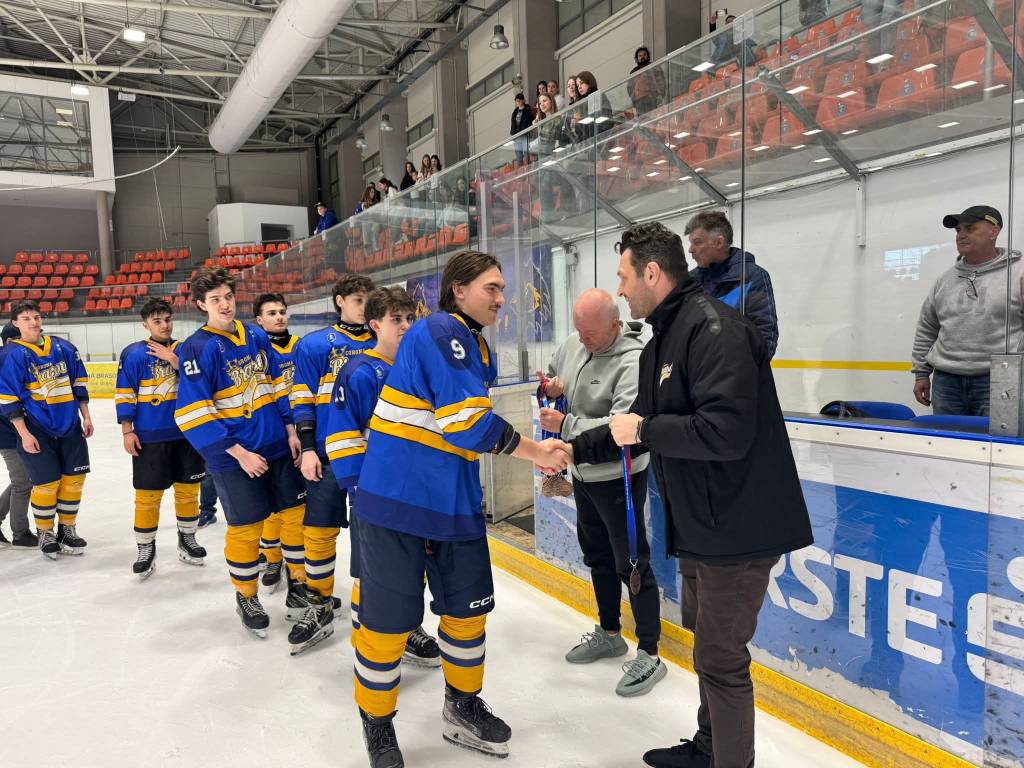Corona Brașov, bronz în Campionatul Național U20 de hochei 
