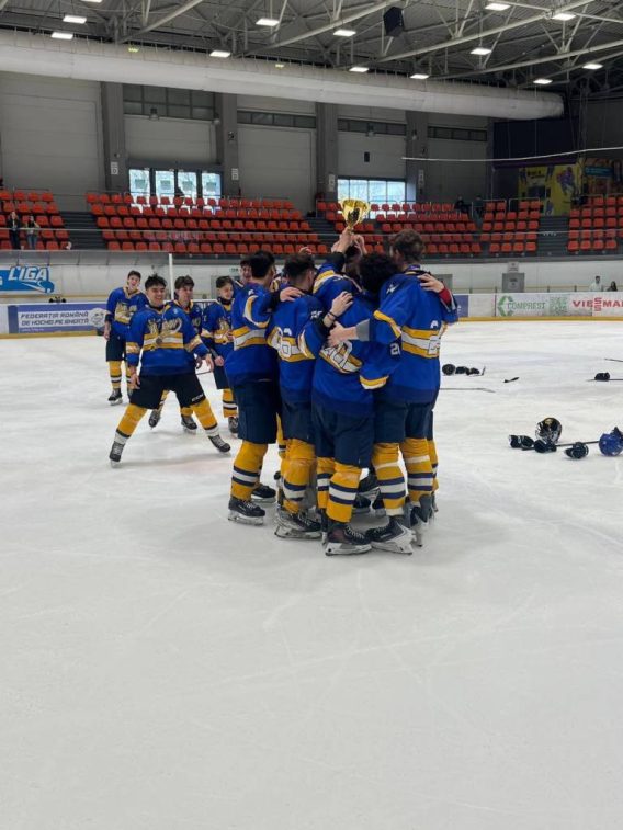 Corona Brașov, bronz în Campionatul Național U20 de hochei
