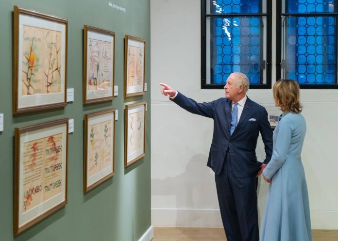Expoziția „Maria: Regina artistă” ajunge la Viscri, în Casa Regelui Charles al III-lea