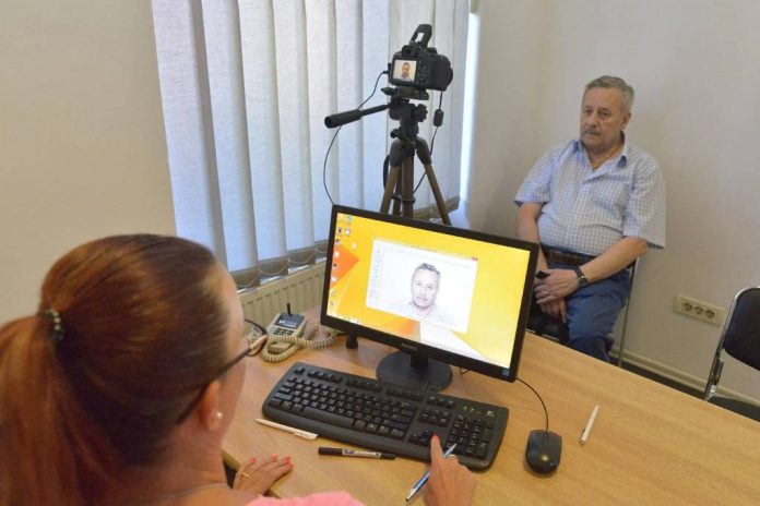 Ghidul actelor de identitate la Brașov: Cum te programezi online și eviți cozile la buletine